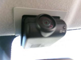 ドライブレコーダーの室内から後方カメラです。あおり運転の抑制効果も期待できていざという時に安心です