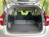 後席を格納すると、これだけの広さが!シーンに合わせたシートアレンジで、大きな荷物も積むことが出来ます♪