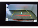 バックモニター付き。 車両後方の映像が画面に表示されるので、車庫入れが苦手な人も安心です。ただし、目視確認もお忘れなくお願いいたします。
