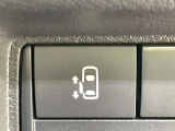 【パワースライドドア】スマートキーや運転席のスイッチでスライドドアの開閉が可能♪電動だから力を入れてドアを開ける必要が無く、小さいお子様でも、重い荷物を持っている時もラクに開け閉めできます♪