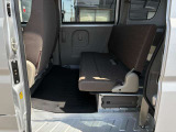 後席も使用感少なく綺麗な状態を保っております。