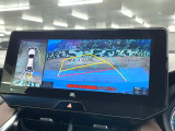 【パノラミックビューモニター】専用のカメラにより、上から見下ろしたような視点で360度クルマの周囲を確認することができます☆死角部分も確認しやすく、狭い場所での切り返しや駐車もスムーズに行えます。