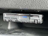 【ETC】有料道路を利用する際に料金所で停止することなく通過できる、ETC車載器(ノンストップ自動料金収受システム機器)が装備されています。セットアップを行うことで利用可能になります。