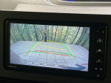 【バックカメラ】駐車時に後方がリアルタイム映像で確認できます。大型商業施設や立体駐車場での駐車時や、夜間のバック時に大活躍!運転スキルに関わらず、今や必須となった装備のひとつです!