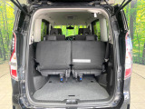 普段のお買い物や通勤、送迎等に十分な荷室スペースを確保しております。セカンドシートを倒すと、大きな荷物の積載も可能です♪