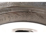 175/65R15    装着タイヤサイズです。 夏タイヤもスタッドレスタイヤの事も、石川トヨペットカローラにご相談くださいませ