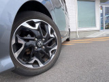 【純正15インチアルミホイール】外観にマッチした純正アルミホイールを装着しております。各種社外アルミホイールや、スタッドレスタイヤも取扱いしております。是非ご相談ください♪
