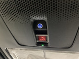 Honda CONNECTサービス対応車です。Honda CONNECT用緊急通報ボタン/トラブルサポートボタンが付いています。