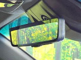 【デジタルインナーミラー】後席の大きな荷物や同乗者で後方が確認しづらい時でも安心!カメラが撮影した車両後方の映像をルームミラー内に表示。クリアな視界で状況の確認が可能です!