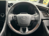 【純正革巻きステアリング】上質な革を使用することで、手にしっかり馴染みとても運転しやすいハンドルです♪