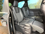後部座席も気になるようなキズ・汚れやへたり等、大きなダメージはなく、良好な状態です。