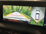【パノラミックビューモニター】専用のカメラにより、上から見下ろしたような視点で360度クルマの周囲を確認することができます☆死角部分も確認しやすく、狭い場所での切り返しや駐車もスムーズに行えます。