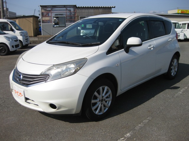 ノート 1.2 X FOUR 4WD 