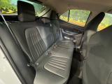 後部座席も気になるようなキズ・汚れやへたり等、大きなダメージはなく、良好な状態です。