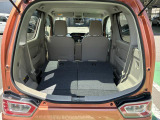 後部座席を倒すと大容量のラゲッジルームに!