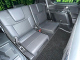 3列目シートはもちろん状態良好☆大人でもゆったりと座って頂けますので、大人数でのお出かけもラクラクです♪ご家族で、気の知れた仲間で、ドライブに行くのが楽しみですね♪