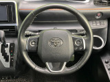 【純正革巻きステアリング】上質な革を使用することで、手にしっかり馴染みとても運転しやすいハンドルです♪