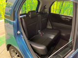 後部座席も気になるようなキズ・汚れやへたり等、大きなダメージはなく、良好な状態です。