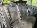 後部座席も気になるようなキズ・汚れやへたり等、大きなダメージはなく、良好な状態です。