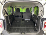 普段のお買い物や通勤、送迎等に十分な荷室スペースを確保しております。セカンドシートを倒すと、大きな荷物の積載も可能です♪