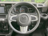 ステアリングも使用感が少なく、きれいな状態となっております♪