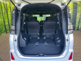 後席を格納すると、これだけの広さが!シーンに合わせたシートアレンジで、大きな荷物も積むことが出来ます♪