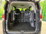 後席を格納すると、これだけの広さが!シーンに合わせたシートアレンジで、大きな荷物も積むことが出来ます♪