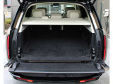 ラゲッジスペースもこれだけの広さがあります。大きな荷物も楽々積めます。ファミリーカーとしても十分便利にご利用頂けます。