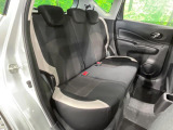 後部座席も気になるようなキズ・汚れやへたり等、大きなダメージはなく、良好な状態です。