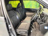 運転席シート廻りは使用感も少なく、良好な状態となっています。前オーナー様が丁寧に使っていたことがよくわかりますね。