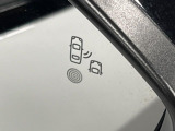 ●ブラインドアシストセンサー:視角からの車を感知し、ドライバーが車線変更を行う際に、警告音と共に注意を促してくれる安全支援機能です!