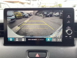 【リアカメラ】運転が苦手な方も車庫入れラクラクです!ギアをリバースに入れれば自動的にモニターが切り換わりますので、面倒な操作は不要です。狭い駐車場もお車を傷つけず安心です!