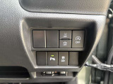 レーンキープアシストやパーキングセンサーなどの操作スイッチが運転席周りにございます!