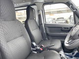 運転席シート廻りは使用感も少なく、良好な状態となっています。前オーナー様が丁寧に使っていたことがよくわかりますね。