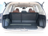 車体構造の見直しや、新型パワーリヤゲートの採用により、荷室幅および荷室開口部を拡大。サイズの大きな荷物の出し入れがしやすくなっております。