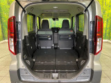 後席を格納すると、これだけの広さが!シーンに合わせたシートアレンジで、大きな荷物も積むことが出来ます♪