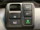 電子制御パーキングブレーキ、ブレーキホールド搭載!パーキングブレーキは手動で解除スムーズな発進が可能。ブレーキホールドは停車中に、ブレーキペダルを踏み続けなくても、自動的にブレーキを保持する機能です。