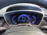 とっても見やすいメーターです。夜間時はラグジュアリーな気分にさせてくれる照明が魅力ですので、夜のドライブも楽しみになりますよ♪
