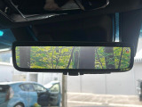 【デジタルインナーミラー】後席の大きな荷物や同乗者で後方が確認しづらい時でも安心!カメラが撮影した車両後方の映像をルームミラー内に表示。クリアな視界で状況の確認が可能です!