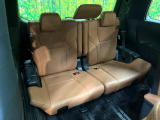 3列目シートはもちろん状態良好☆大人でもゆったりと座って頂けますので、大人数でのお出かけもラクラクです♪ご家族で、気の知れた仲間で、ドライブに行くのが楽しみですね♪