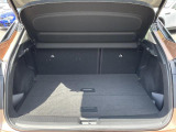 【トランク】積み込みやすくて、たっぷり積める荷室です。シートアレンジできるものは、乗車人数と荷物の量や大きさによってシートを動かすことができるので、より快適なドライブが可能です!