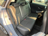 後部座席も気になるようなキズ・汚れやへたり等、大きなダメージはなく、良好な状態です。