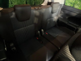 3列目シートはもちろん状態良好☆大人でもゆったりと座って頂けますので、大人数でのお出かけもラクラクです♪ご家族で、気の知れた仲間で、ドライブに行くのが楽しみですね♪