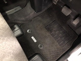 嬉しい純正フロアマット付き♪ 状態も良好です(^^♪