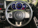 ステアリングも使用感が少なく、きれいな状態となっております♪