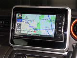 純正のメモリーナビを装着、詳細で美しい地図画面と簡単操作が特徴です。地デジTVやCD・DVDの視聴、Bluetoothも利用できる優れものです。♪♪♪♪