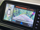 【パノラミックビューモニター】専用のカメラにより、上から見下ろしたような視点で360度クルマの周囲を確認することができます☆死角部分も確認しやすく、狭い場所での切り返しや駐車もスムーズに行えます。
