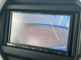 【バックカメラ】駐車時に後方がリアルタイム映像で確認できます。大型商業施設や立体駐車場での駐車時や、夜間のバック時に大活躍!運転スキルに関わらず、今や必須となった装備のひとつです!