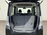 普段のお買い物や通勤、送迎等に十分な荷室スペースを確保しております。セカンドシートを倒すと、大きな荷物の積載も可能です♪
