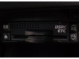 ★ETC(DSRC)が装備されています!!社外品とは違い収まりの良いデザインが人気!高速道路を利用する際は必需品ですよね!!ストレス無く料金所を通過出来ます!!